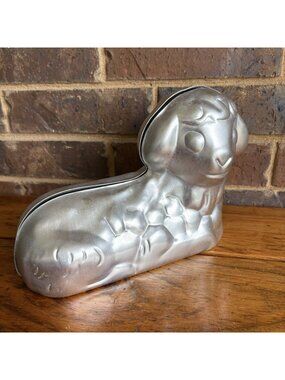 VTG 1974 Wilton Aluminum Easter Lamb Cake 2 Piece Standing Mold Pan